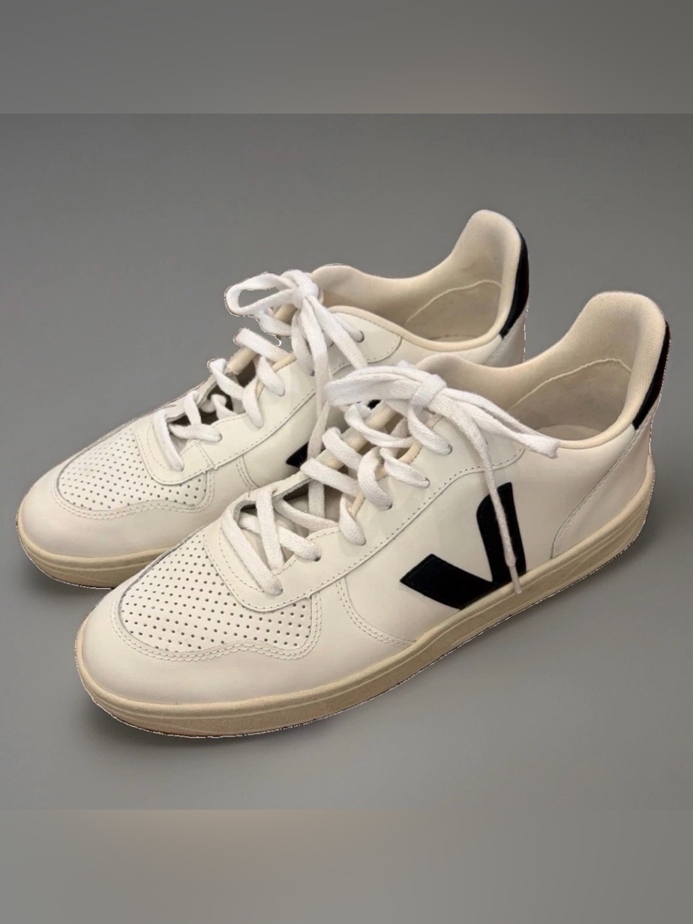 Veja Men's Shoes Sneakers V-10 US Size US 11 /EU 45 White Made in Brazil